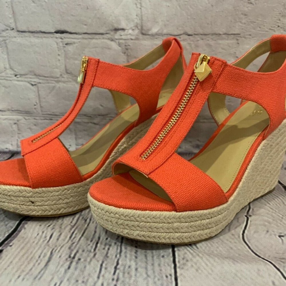 NEW Womens Michael Kors Janet Wedges Coral Colored Sandals - Picture 4 of 4